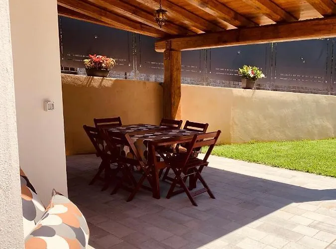 Cabane Bed And Breakfast Bed and breakfast 3*